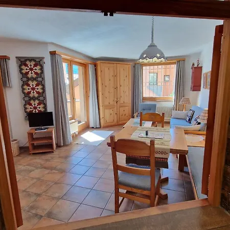 Chesa Bellaval, Haus Rizza 1 1 2-zimmerwohnung 아파트 실파플라나